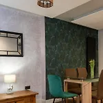 Feriehus Spacious 3 Bedrooms With Free Private Parking In A Location