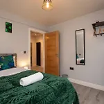 Casa vacanze Spacious 3 Bedrooms With Free Private Parking In A Location *