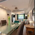 Casa vacanze Spacious 3 Bedrooms With Free Private Parking In A Location *