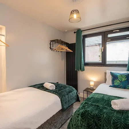 Spacious 3 Bedrooms With Free Private Parking In A Location Casa vacanze *