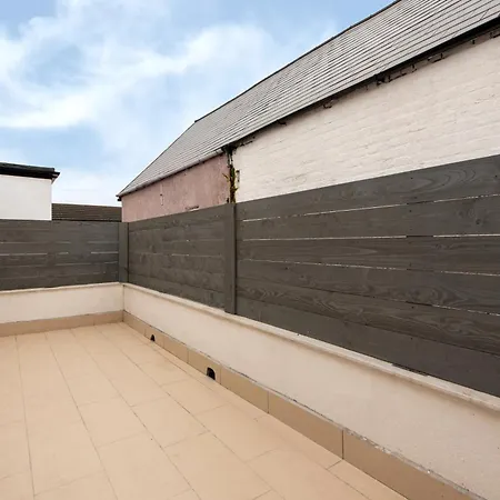 Ferienhaus Spacious 3 Bedrooms With Free Private Parking In A Location Redcar